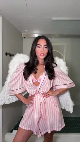 gonna spam tonight bc I lovvveee my costume  #halloween #vsangel 