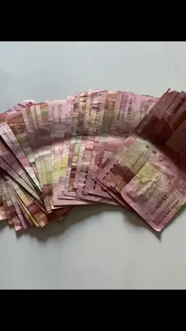 #gasukaskip📵#fypage #fyp #fotolive wangi’uang segepok😜🩷👀