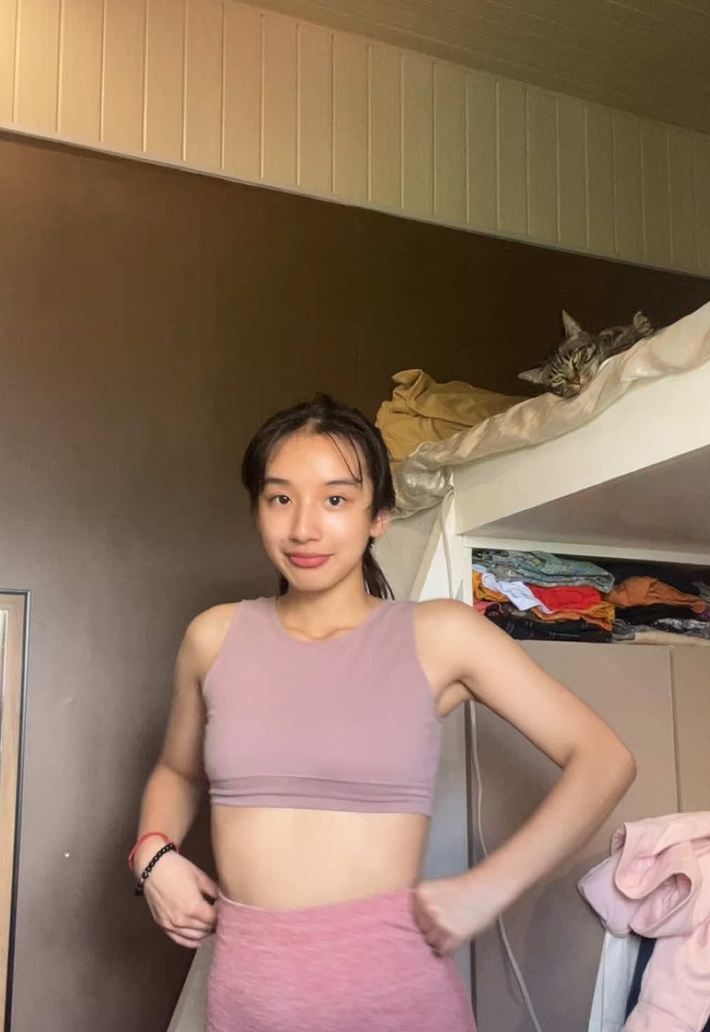 Post glow workout is real mga bakla!! And mas naging sexy pa tignan sa shorts na to kaya magpabudol na din kayooo