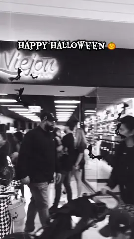 Que la pasen bien esta noche de Halloween! #elviejon #elviejonbrand #northridgemall #salinasca 