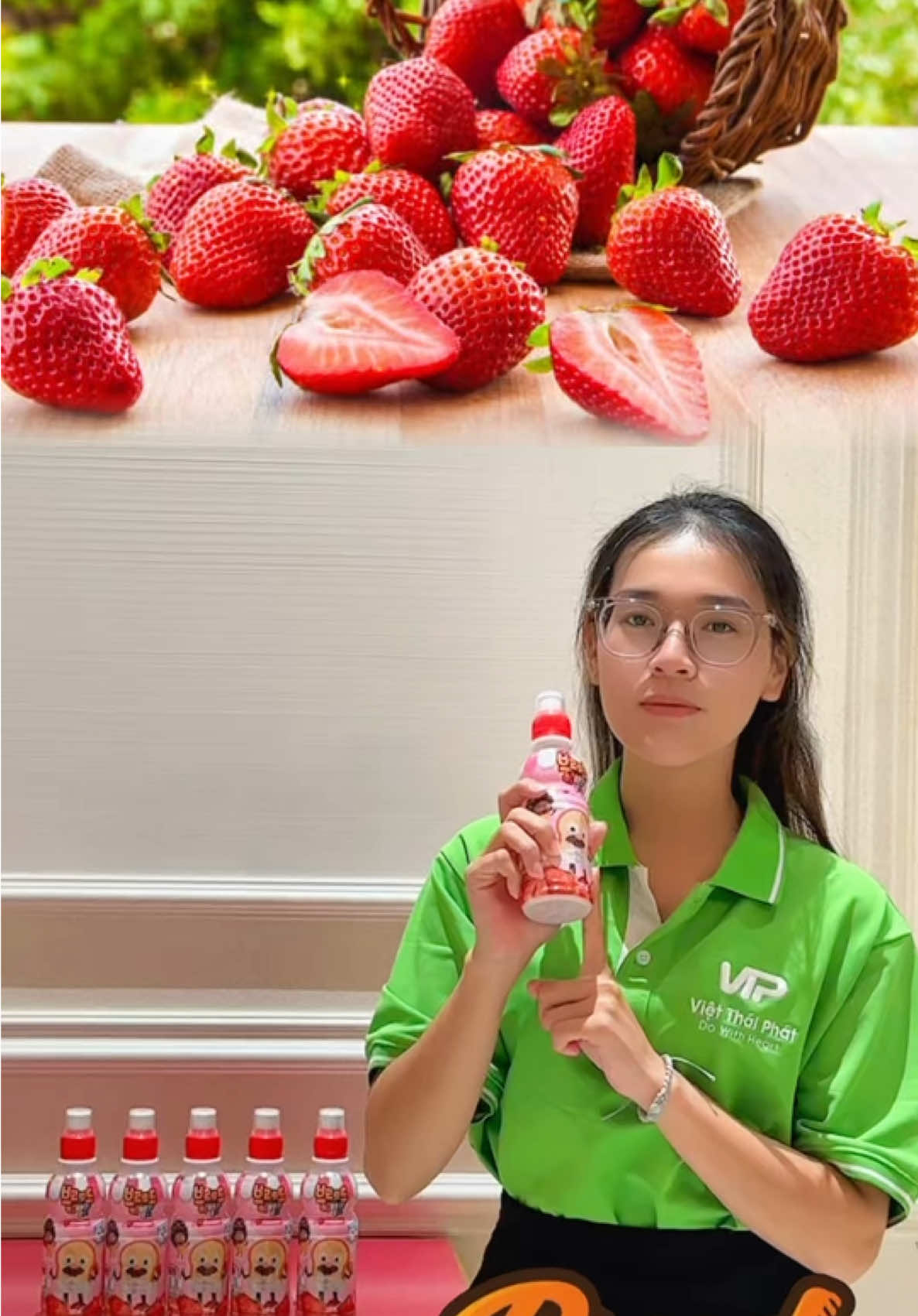 Nước uống giải khát hương dâu thơm tưới mát #tongkhoangiang #hangchinhhang #breadbarbershop 