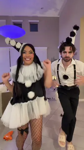 halloweenie with the roommate! #clowns #pierrotclowns @Daniel Ferri 