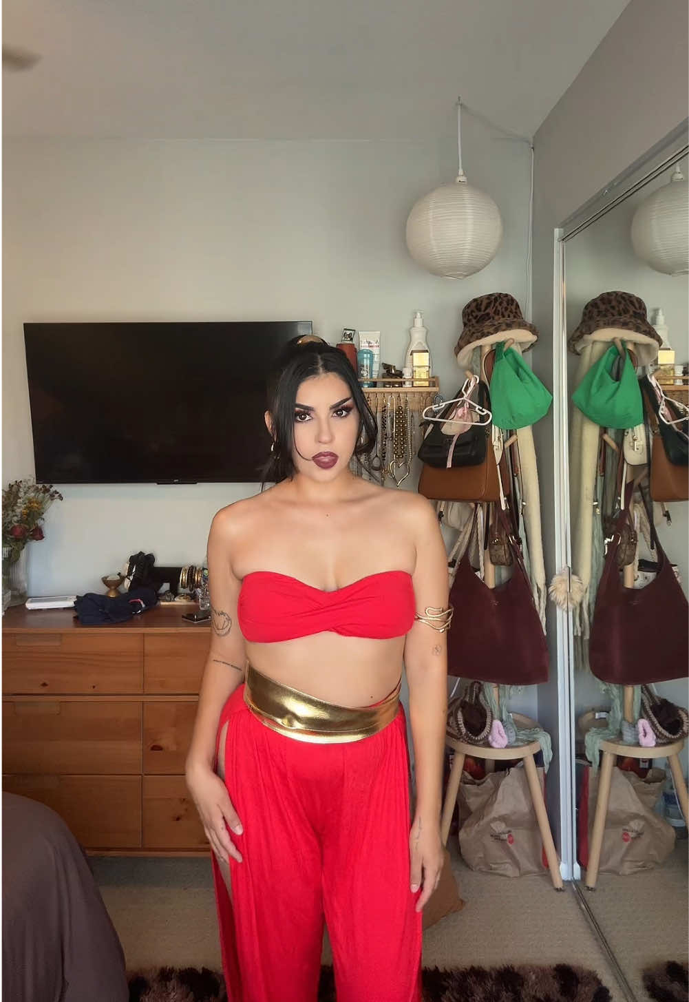 And your beard.. it's so... twisted 🖤 #redjasmine #halloweencostume #jafar #aladdin