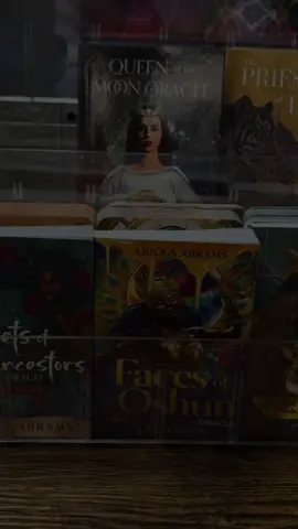 I’m just a girl who loves tarot and makeup #tiktokshopblackfriday #tiktokshopcybermonday #makeuporganization #tarotreader 