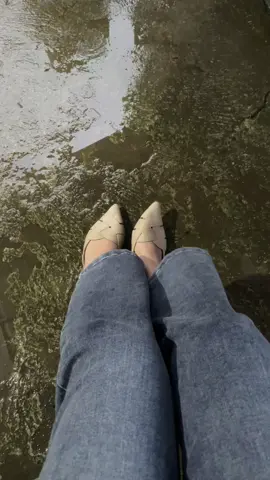 sendal secakep ini cuma 20ribuan😭