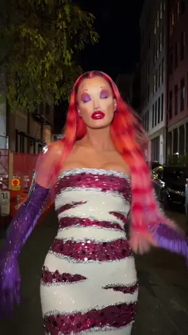 #HaleyyBaylee know of to slay in a #HalloweenCostume. 🤯 #heidihalloween #halloween 