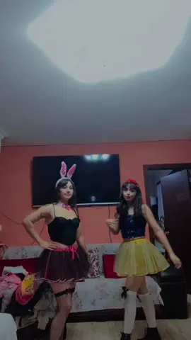 🫦👯‍♀️🎶#flypシ #halloweenlook #paratii #foryou @Gema Hidalgo 