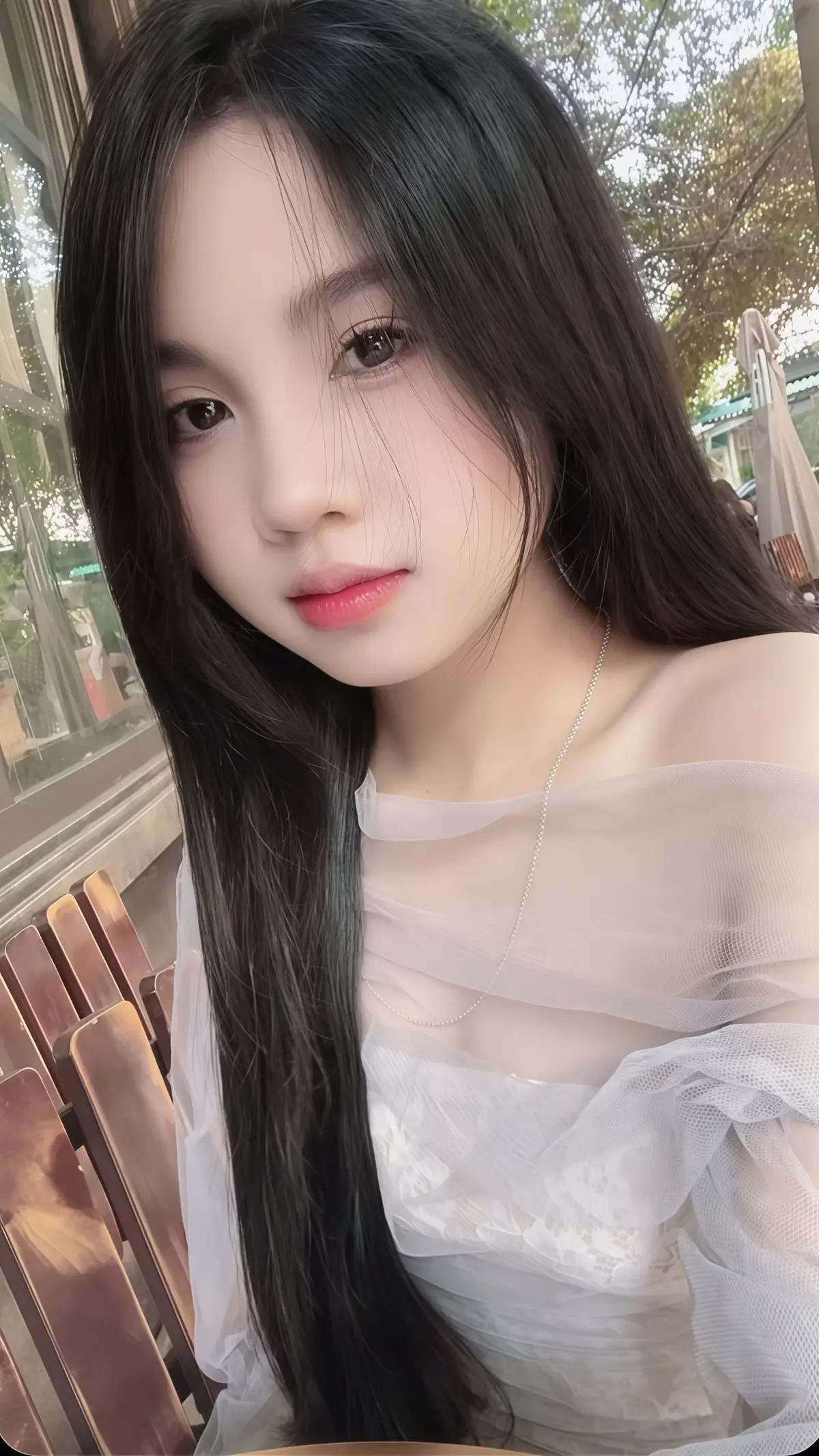 Đôi mắt long lanh như là bồ câu