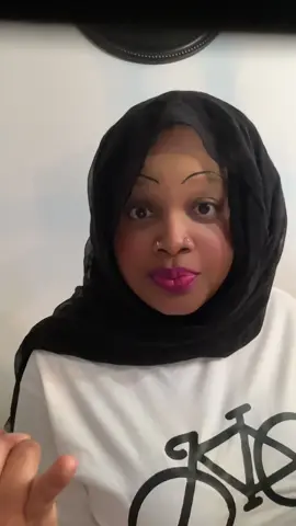 Because why would I not want to be Onija. She is more delusional that I have ever imagined being. And I love deLuluLand!🥰 #givingmeland #twothousandormore #onijapakistan