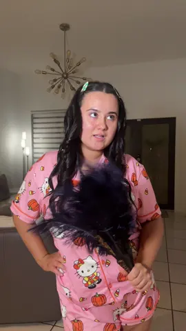 thank u for the lovely bouquet 💐 #taylorswift #thelifeofashowgirl #showgirl #halloween #halloweencostume 