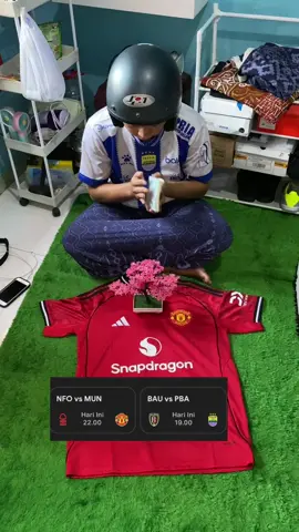 King encib bakalan bantu king emyu tebang pohon cabeee 🔥 #manchesterunited #manutd #manchesterunitedfans #persib 