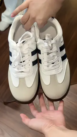 Săn liền đi mấy bà #giaythethao #deplongquaingang 