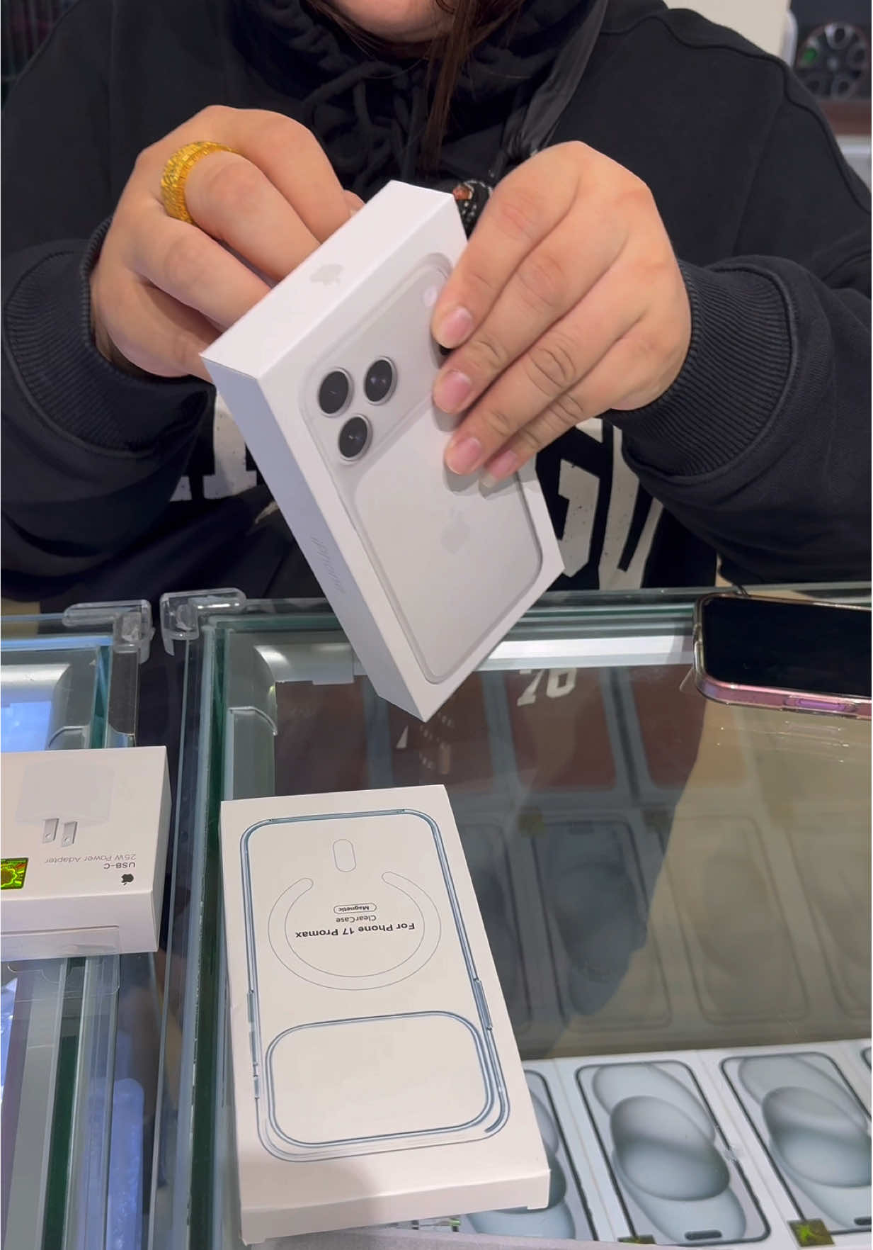 អរគុណបងហេងហេង unboxing iPhone 17Pro max 1T silver 🦢📍 #bestseller #presidentphoneshop #everyone #fyp #following 