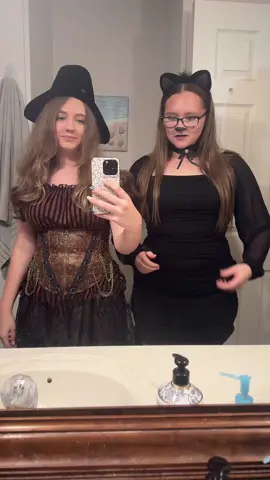 @laynienorrod #halloween #fyp #pirate #catcostume #trickortreating 