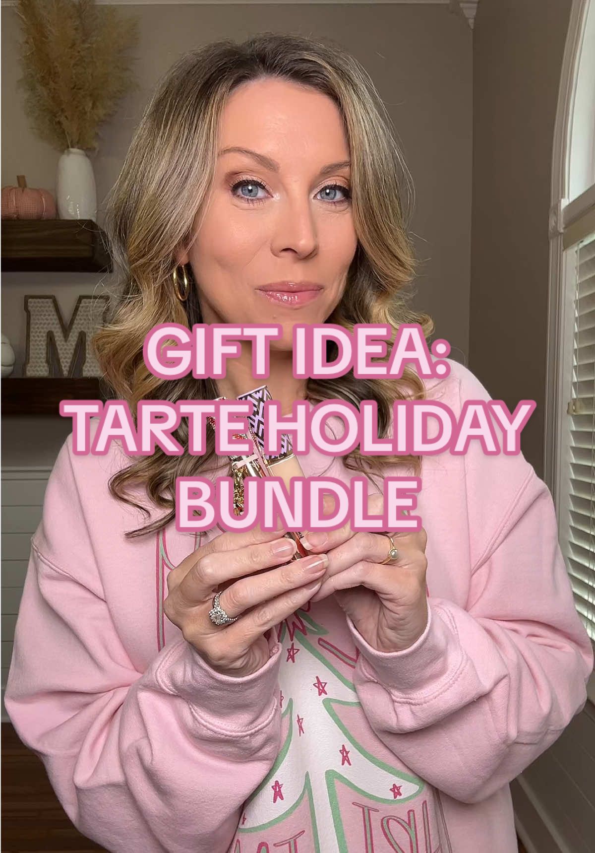 Tarte’s holiday bundle has 2 FULL SIZE products for the price of 1! Such a great gift idea! 🎁 #tarte #tartemaracujajuicylip #tarteshapetape #tartebundle #giftideasforher 