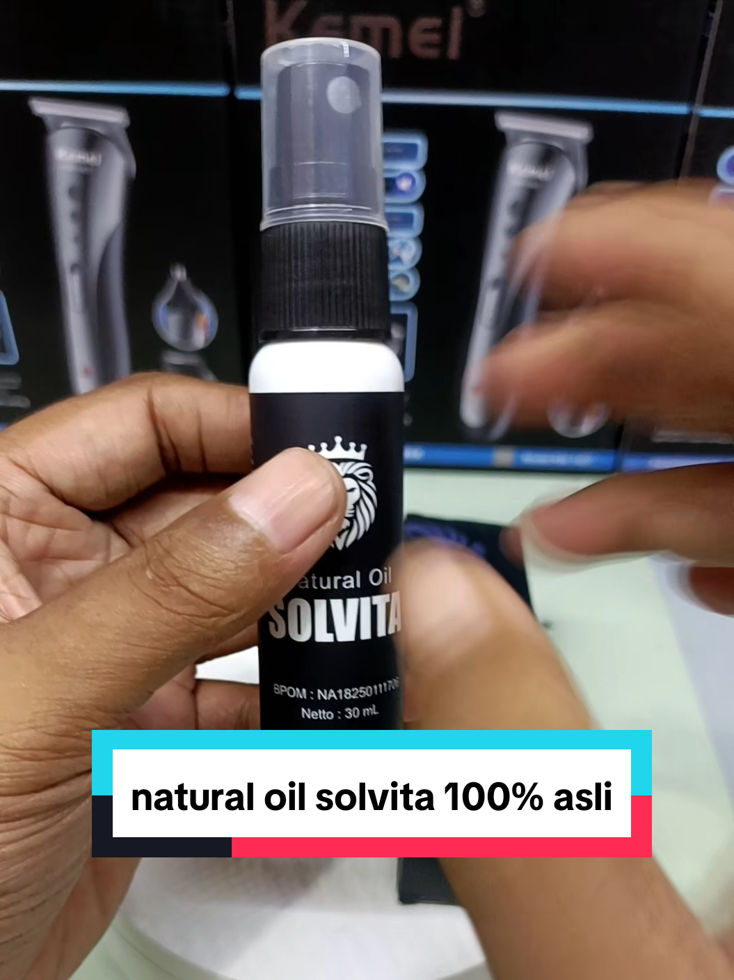 Membalas @jonyhalawa kalau butuh bukti langsung pergi ke ulasan saja, di sana banyak temen-temen kita yang sudah check out dan natural oil sulfita ini sudah aman 100% asli. #solvita #solvitaspray #solvita30ml #solvitaoriginal 