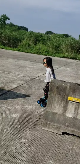bermain sambil olahraga #rolling #inlineskating #urbanskate #downhillskate #sepaturoda 