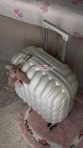 cutest luggage i’ve got! 💗 good for short trips too 🤗💫 #luggage #travelbag #luggagebag #travel #fyp 