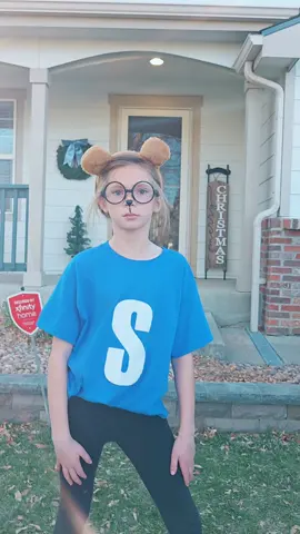 chipmunkin' around the block for some candy 🍬🎃