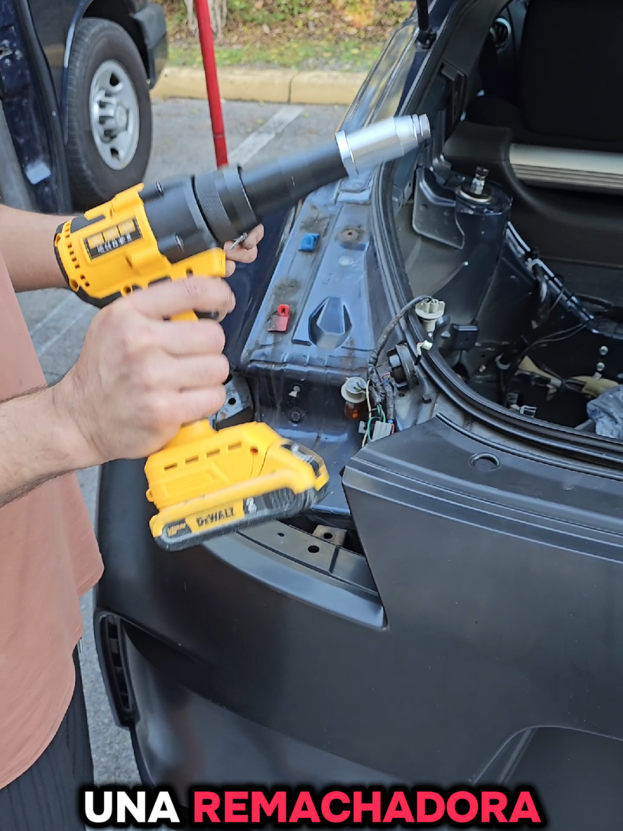 Remachadora eléctrica inalámbrica compatible con baterías Dewalt 20V. Cambia las boquillas fácilmente entre 1/8