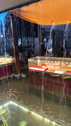 #😂💛ជួយចុចfollowនិងអោយបេះដូងផង #ស្រលាញ់អ្នកទាំងអស់គ្នាពេញបេះដូង😚😍🙏 #f ភ្លៀងកុំឈប់