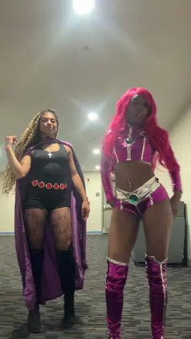 👩‍❤️‍💋‍👩👩‍❤️‍💋‍👩#fyp #viral #halloween #halloweekend #teentitans @mari 