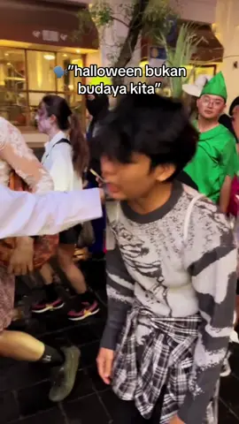 budaya kita kan backburner bjier wkwk #halloween #bandung #braga 