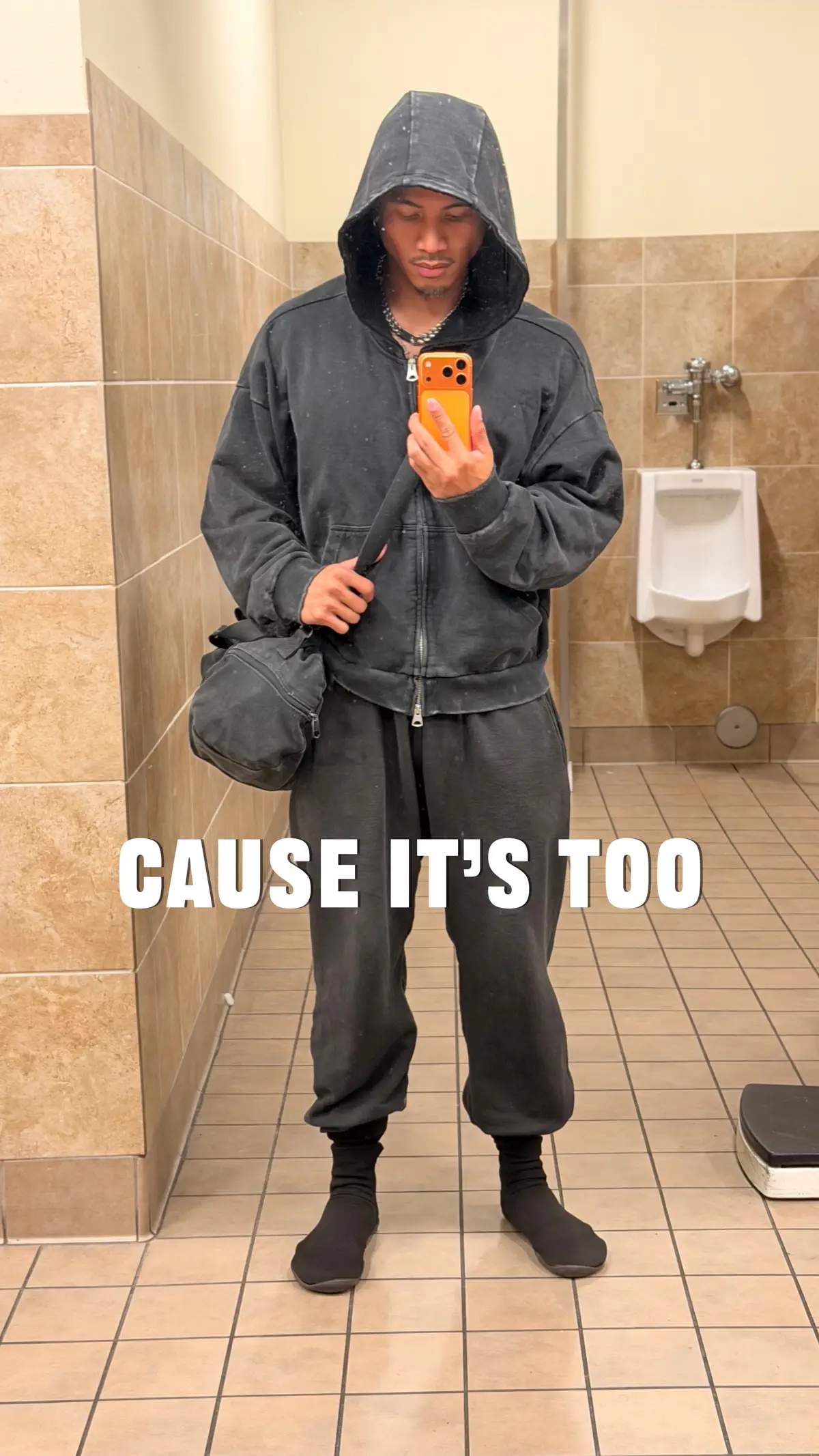 all black fits in the gym gotta be undefeated 🥷🏽 make sure you warm up extra hard during the winter time yall! #FitTok #GymTok #fitnessmotivaton