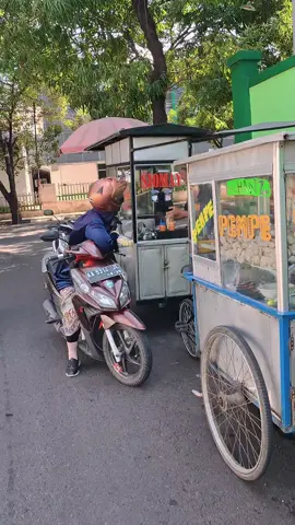 kegiatan pria yg tidak ahli hisab😂#CapCut #jajanantiktok #kudus24jam 