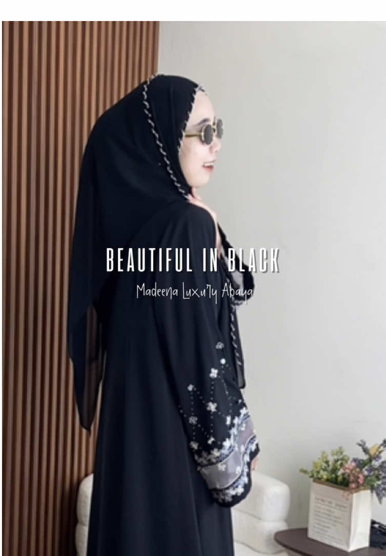 Classic never goes out of style. Madeena Abaya warna hitam untuk tampilan yang cantik dan elegan sepanjang hari 🖤✨ #abaya #abayastyle #abayafashion #abayagirls #muslimahfashion 