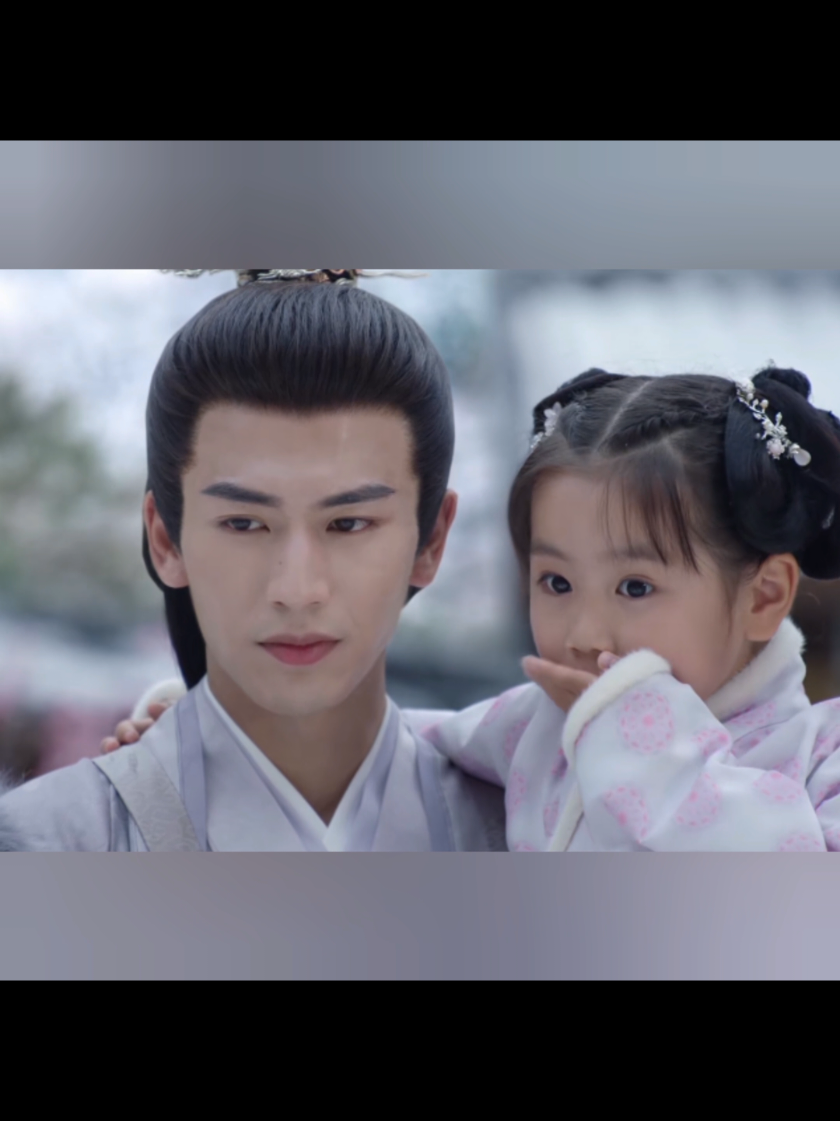 Xie Wei being a jealus black flag through and through 😂 Just kidding we know he loves his kids as much as other dads 😊 #cdrama #zhanglinghe #bailu #storyofkunningpalace #cdramalover 
