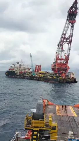 installation Top Side Platform 🔥💪🏻  #offshorelife  #offshore  #pelautpunyacerita #pelautindonesia🇲🇨🇲🇨 #banyak 
