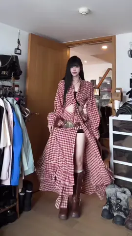 Set sơ mi croptop phối với chân váy dài kẻ caro #thoitrangnu #outfitnu #fyp 