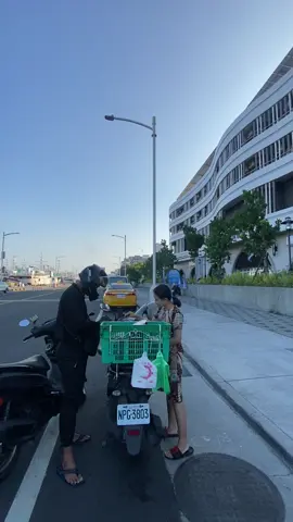 Monggo mampir guys beli sarapan tapi bakule isinan😂 #kaohsiung #ikang #pelabuhan_ikang_kaohsiung #fyp #gerbangcumi 