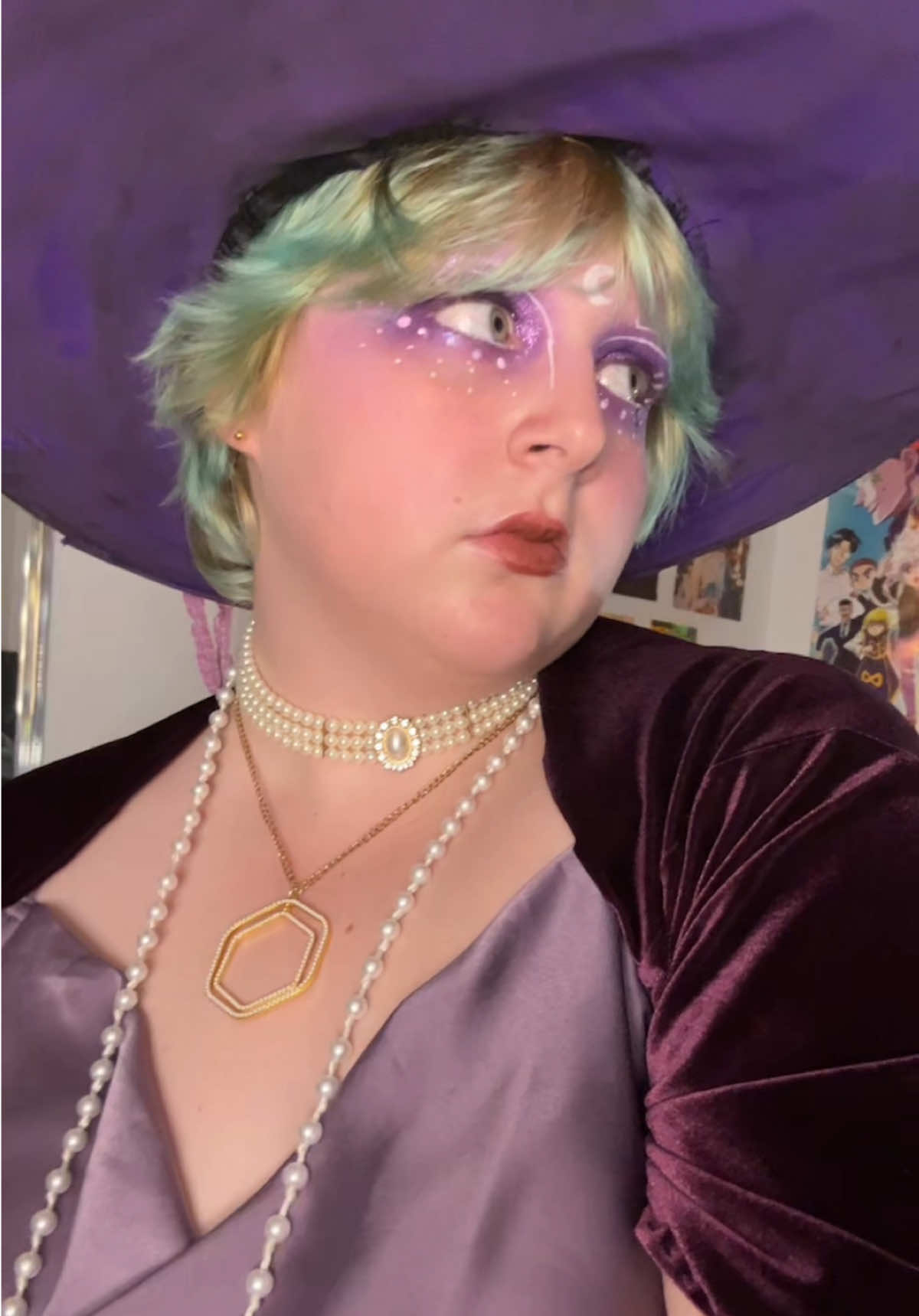 Happy Halloween!! The audio was no cooperating for the second clip. #halloween #halloweencostume #witch #fyp 