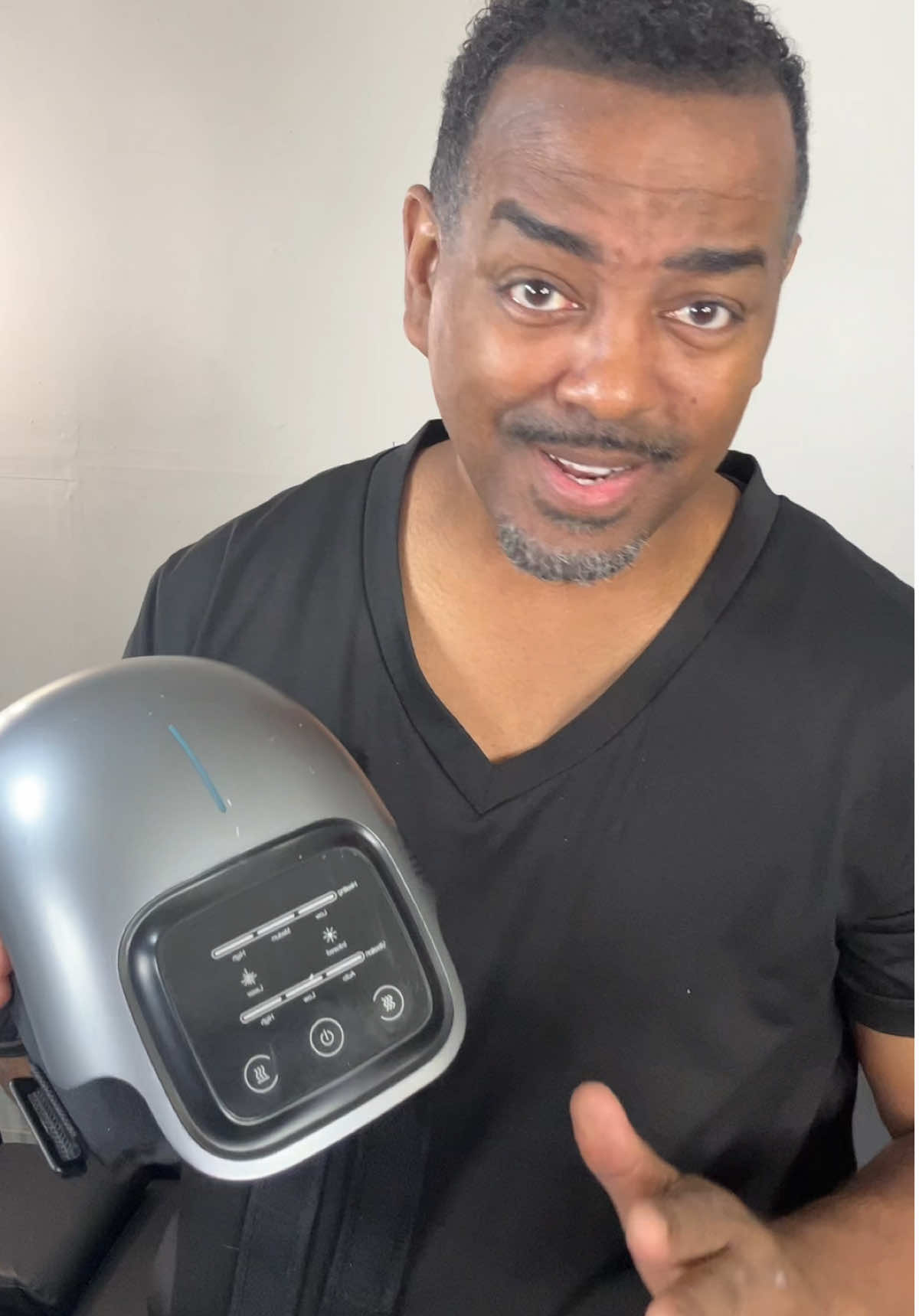 Got knee pain? This will help to relieve that soreness around your knees. #KneeMassager #KneePain #HeatMassageMassager #TikTokShopCreateHerPICKS 