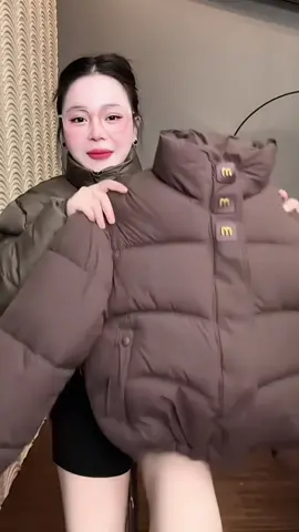 [Hot Trend] Áo Phao Nữ Hàn Quốc New 2025 Logo Chữ M Có dây rút Gấu Loại 1#aophaonu #aophaohanquoc #thoitrangnu 