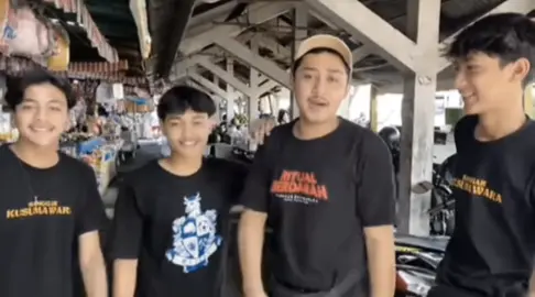 [02-11-2025] happy birthday kusumawara official, ga kerasa udah 1 tahun aja kalian yaa ,makasi udah bikin aku ngerasa ga sendiri, makasi udah bikin kita bahagia ,udah ngehibur kita,semoga kedepannya selalu barengan terus, solid terus ,sukes selalu pokoknya rukun² terus yaa kalian ber 6, wish you all the best untk tim kusumawara official    semoga aku bisa ketemu kalian #kusumawaraofficial #kusumawaraoffiocial👹😻 #kusumawara #fyppppppppppppppppppppppp #fyppppppppppppppppppppppp 