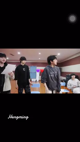 Yiheng sl junming ខ្លាំងណាស់ណាប្រពន្ធមានតែមួយផង❤️💜#chenyiheng_陈奕恒 #chenjunming_陈俊铭 #yiming #tffamily🇨🇳💫 