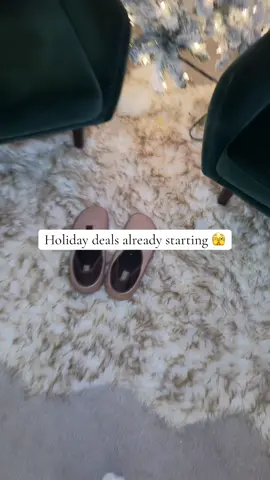 Crocs competeting out here #crocs #houseshoes #slippers #tiktokshopblackfriday #tiktokshopcybermonday 