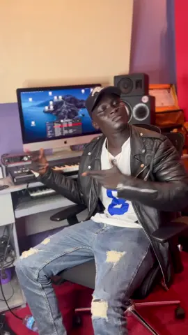 Röl Atiip is so emotional songs by SMA#typ #owlfamily🦉 #southsudanesetiktokers🇸🇸 @Malong.Amiir #CapCut 