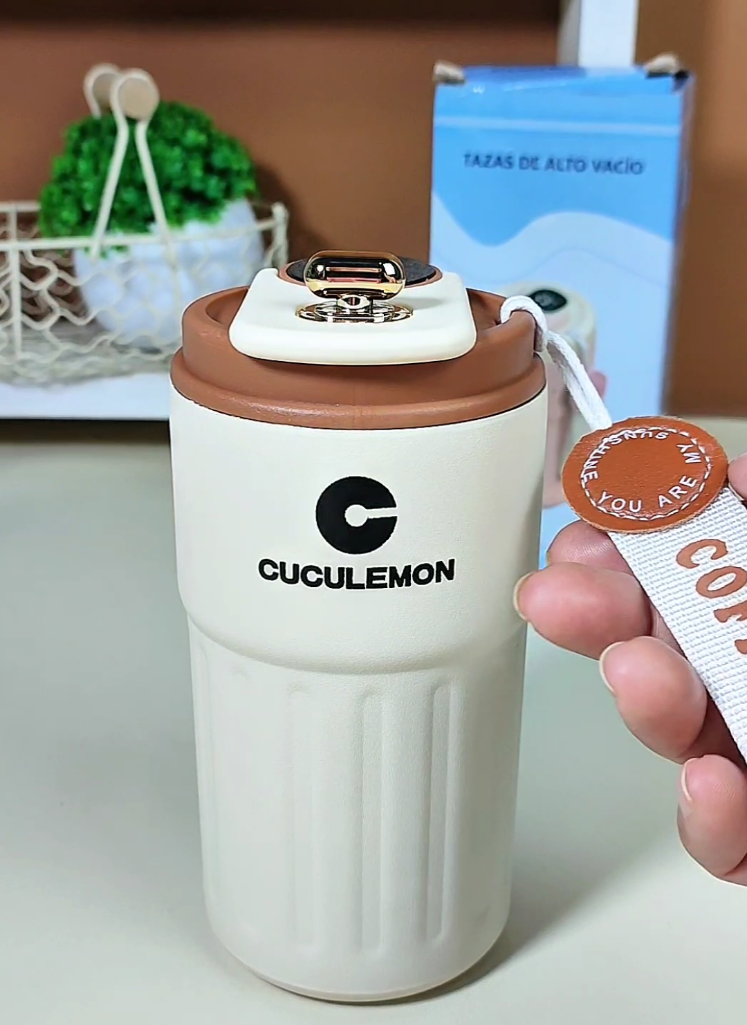 ukuran nya sedang loh 420ml✨pas banget di bawa ke tempat kerja💖#tumblerkopi#tumblerstainless#cuculemon 