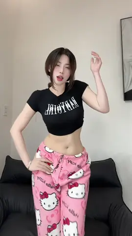 #xuhuongtiktok #gaixinh 😊