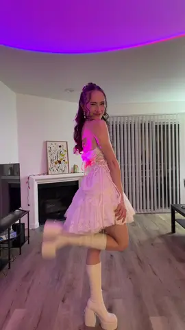 happy halloween!!! #halloween #costume #fitcheck #marieantoinette #OOTD 