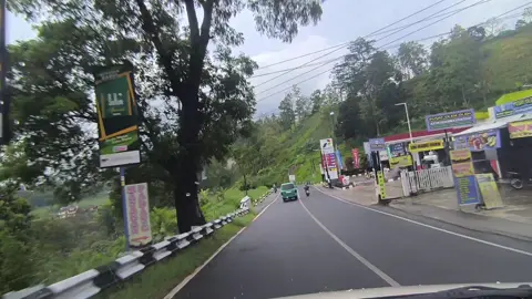 pingin ku sini, sliramu sak lawase... hawane ademmm, koyo sikapmu...  ada yg tau ini dimana...?  #umpamane  #kenanganhanyauntukmu  #tollywood #fypシ゚ #fyp @Yudyputra 