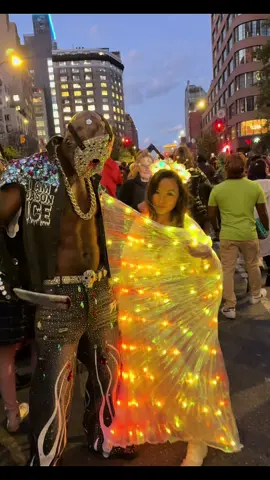 2025 New York city Greenwich Village Halloween parade was so much fun🫶🏻 #nychaloween #nychalloweenparade #2025halloweenparade 