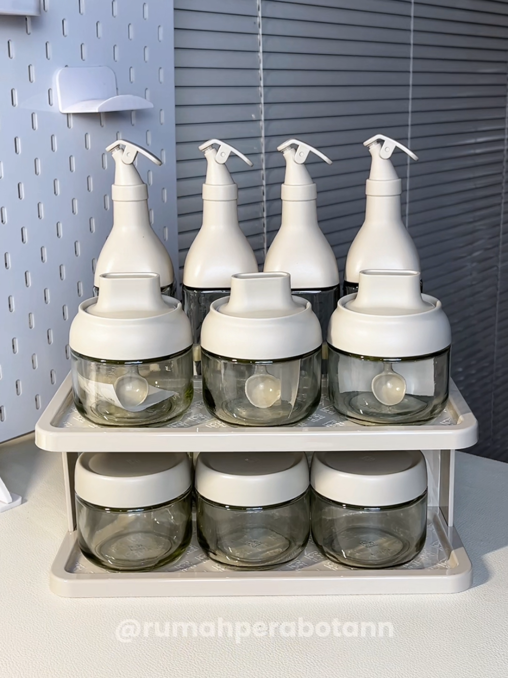 satu set wadah bumbu dengan Rak bumbu 2 susun  #wadahbumbu #setrakbumbu #toplesbumbu #rakbumbu #fyp 