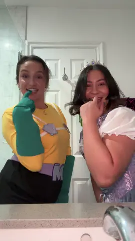 mermaid man & repunzel take over halloween💇🏽‍♀️🧜🏽‍♀️ #halloween2025 #halloweenparty 