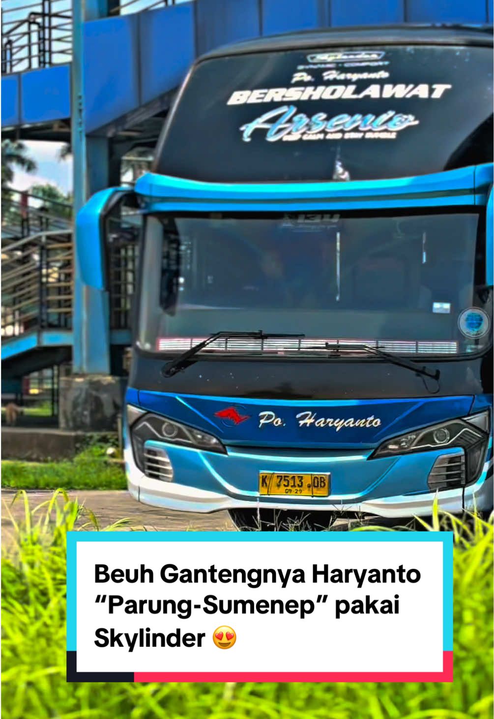 Ganteng ya Haryanto “Parung-Sumenep” pakai Skylinder 😍 PO. Haryanto “Arsenio” 📸 Parung-Sumenep 📍 Skylinder R25 🚌 Hino RM280 ⚙️ Tarif 430.000 💸 #fyp #viral #busmania #haryanto #haryanto_mania 
