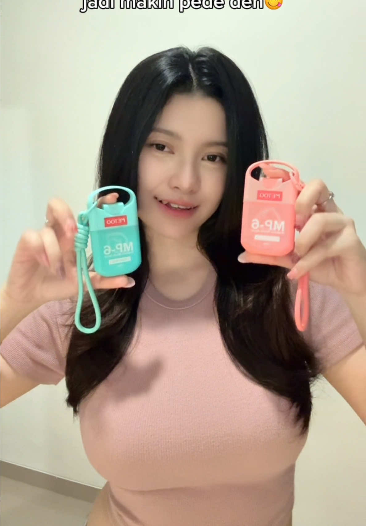 ayang jadi makin nempel karena ada @metoofresh  #metoomp6 #mouthspraymetoo #metoofreshh #mouthsprayprobiotik #innovationfforeverysmile 